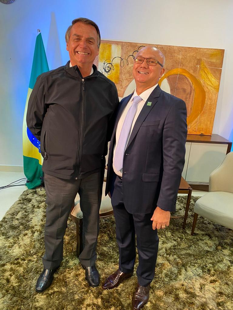 Menezes foi a única figura política do Amazonas que ficou ao lado de Bolsonaro