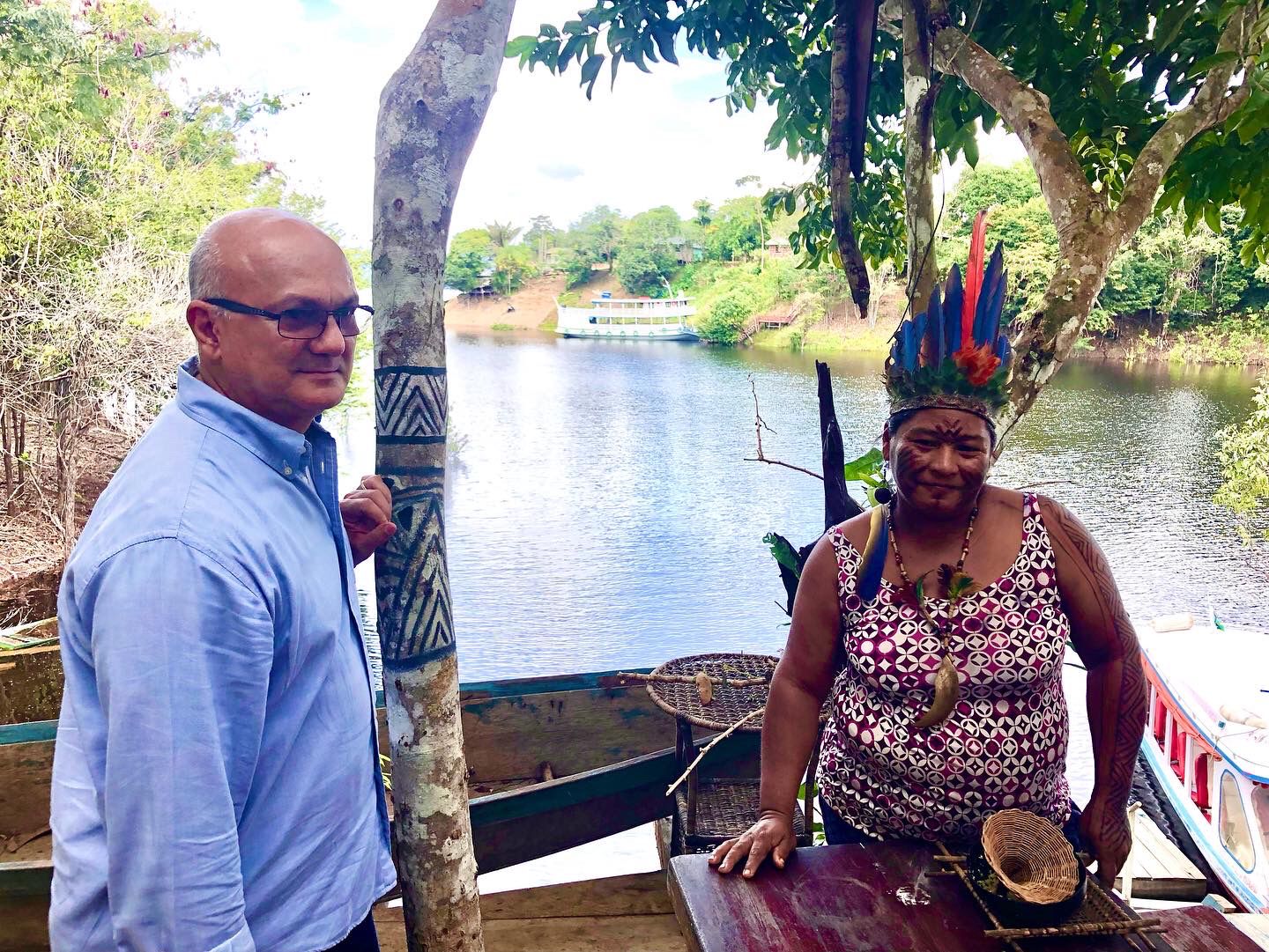 Menezes visita comunidades com vocação para turismo em Novo Airão, mas que não possuem energia elétrica