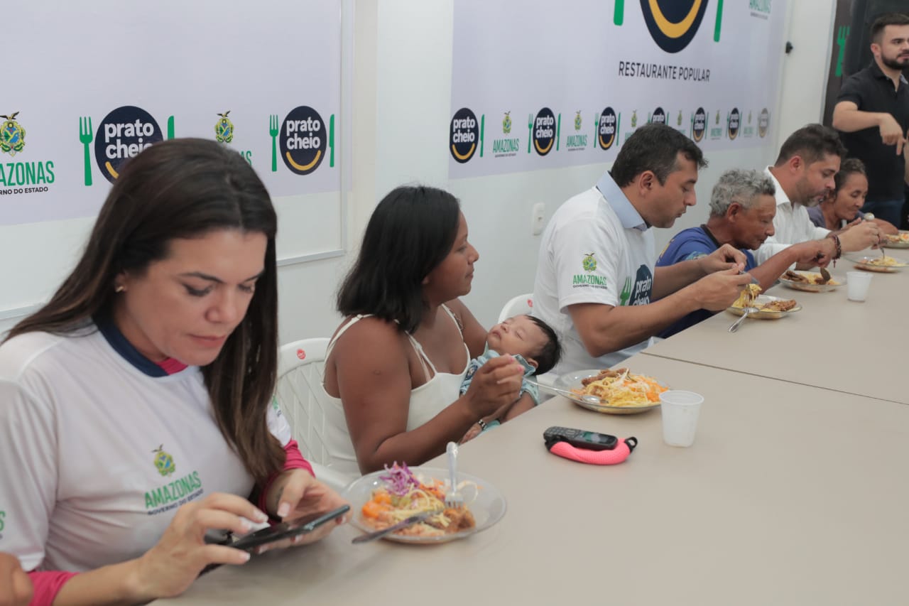 Em Barreirinha, Wilson Lima inaugura quinto restaurante popular no interior do estado
