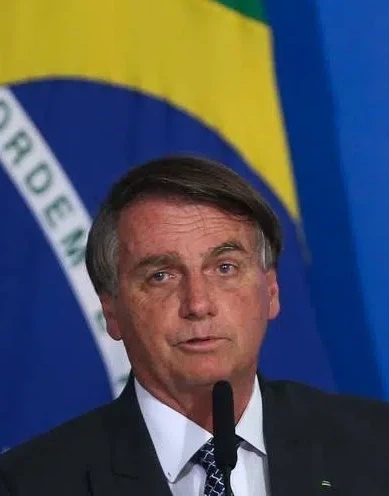 Bolsonaro anuncia fim da tarifa extra e redução nas contas de energia em todo o Brasil