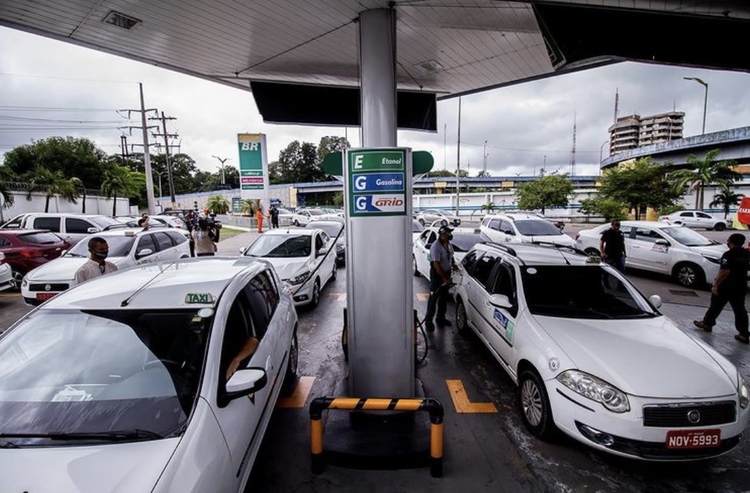 Ação ‘Combustível a preço justo’ terá gasolina a R$ 3,50 para taxistas nesta sexta em Manaus