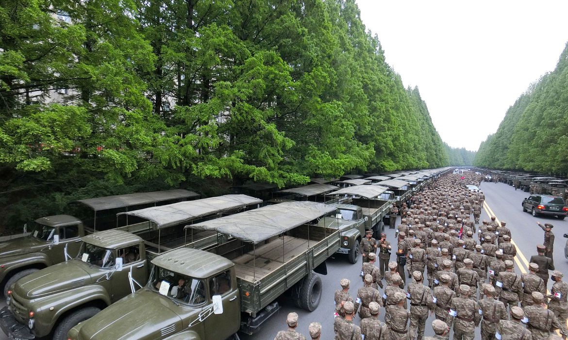 Coreia do Norte mobiliza Exército em meio à onda de covid-19