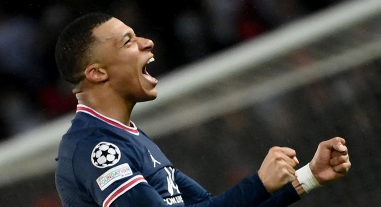 Mbappé está mais perto de ficar no PSG do que ir ao Real, diz jornal