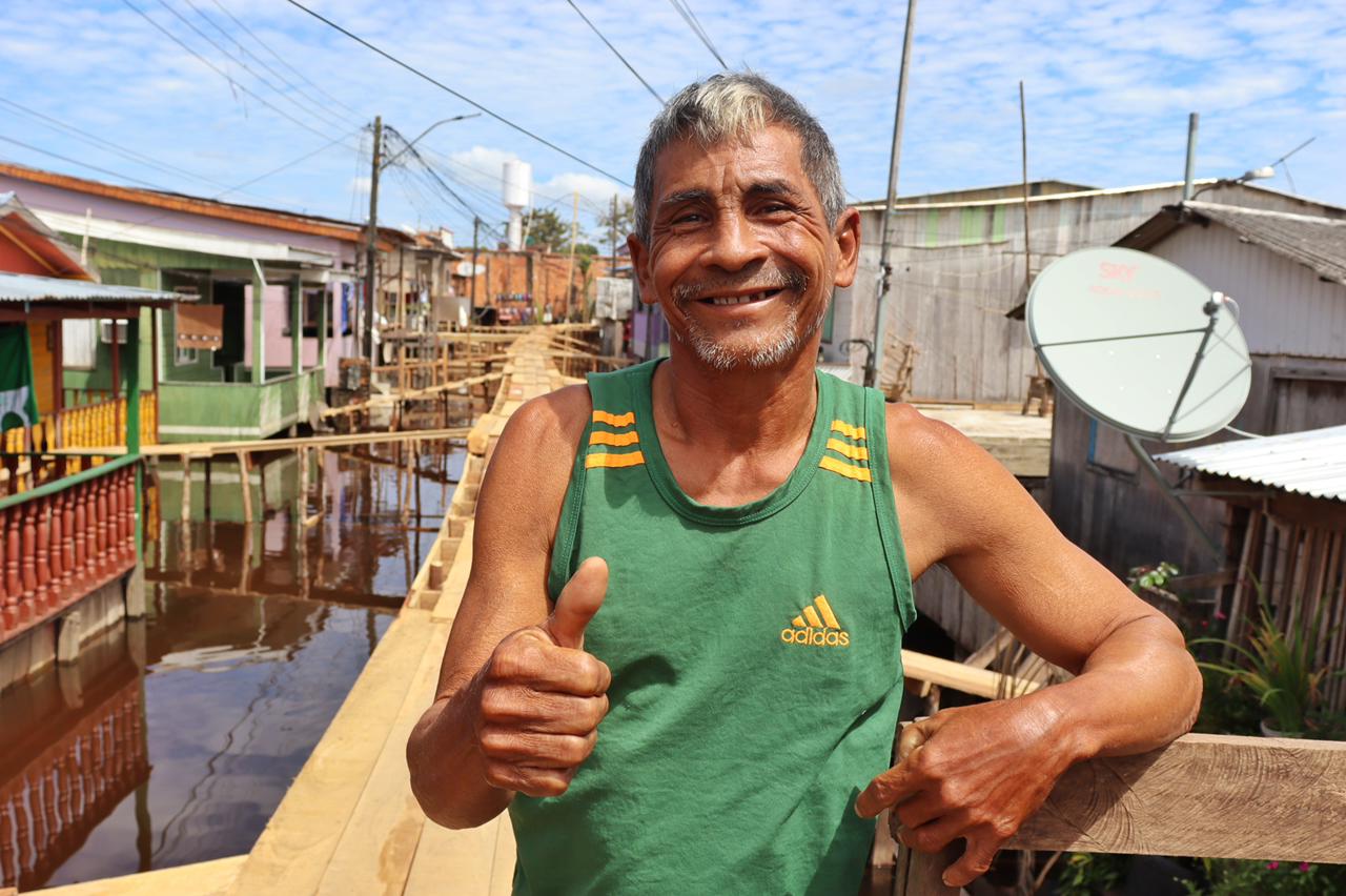 Gestão de Keitton Pinheiro constrói mais de 1.500 metros de pontes em áreas inundadas pelo rio em Coari