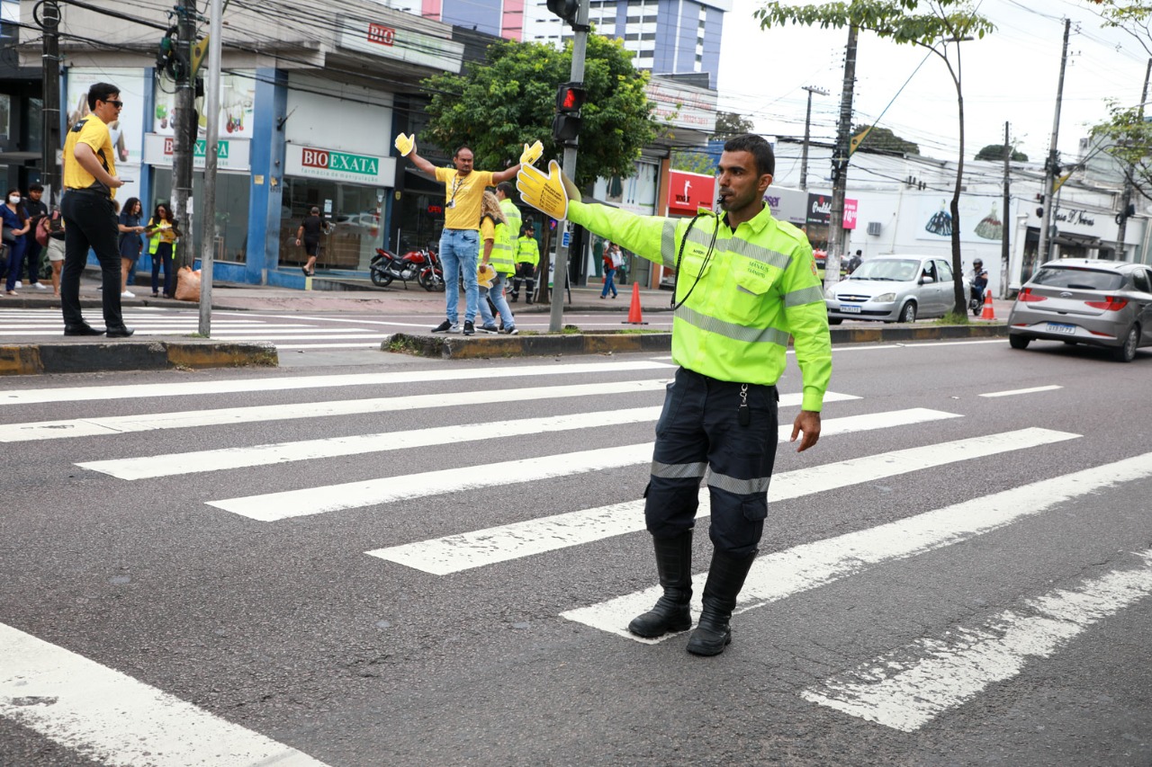 Encerramento do ‘Maio Amarelo’ leva campanha de conscientização para avenida de Manaus
