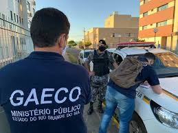 URGENTE – Até um oficial da PM foi preso por extorquir traficantes na operação do GAECO nesta segunda-feira, 30, em Manaus
