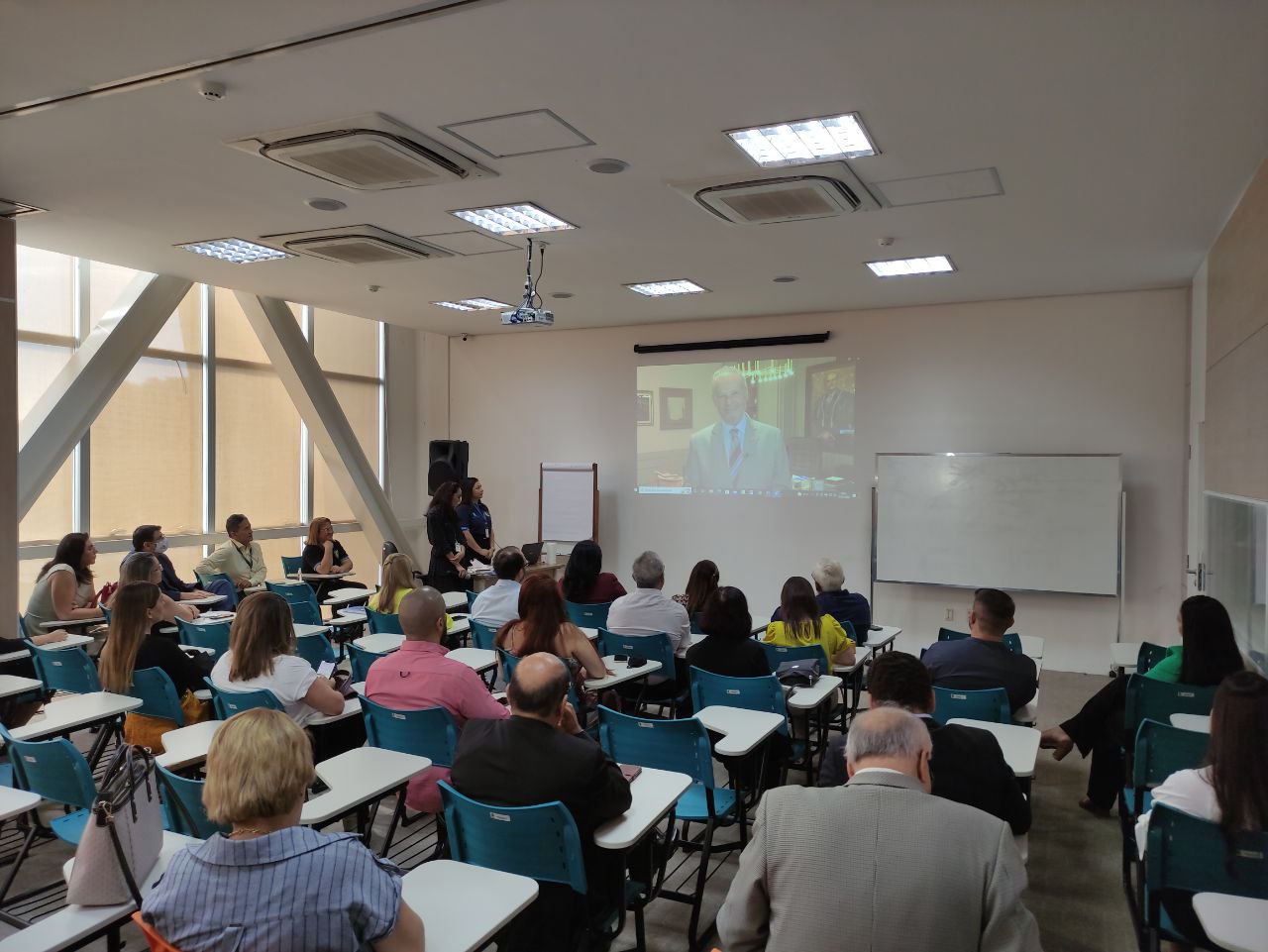 Escola de Contas Públicas do TCE-AM realiza reunião com coordenadores de cursos de universidades do Amazonas