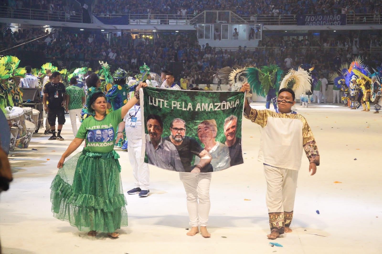 Boi Caprichoso presta homenagem a Dom Phillips e Bruno Pereira na segunda noite de Festival em Parintins