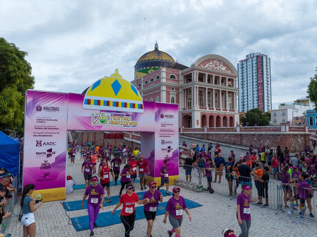 Corrida em comemoração aos  125 anos do Teatro Amazonas reúne 1.500 atletas