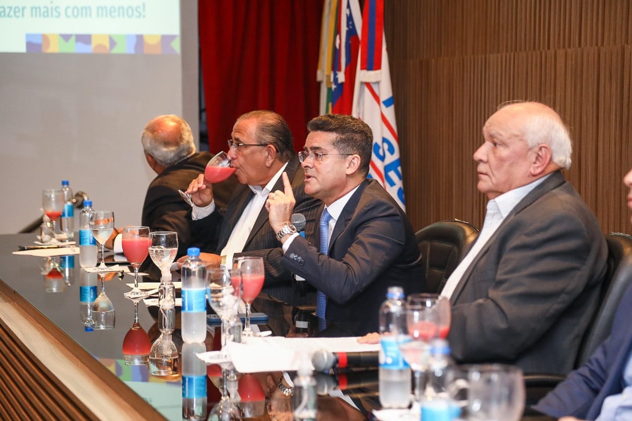 Prefeito David Almeida destaca ações da gestão durante reunião ordinária da Fieam