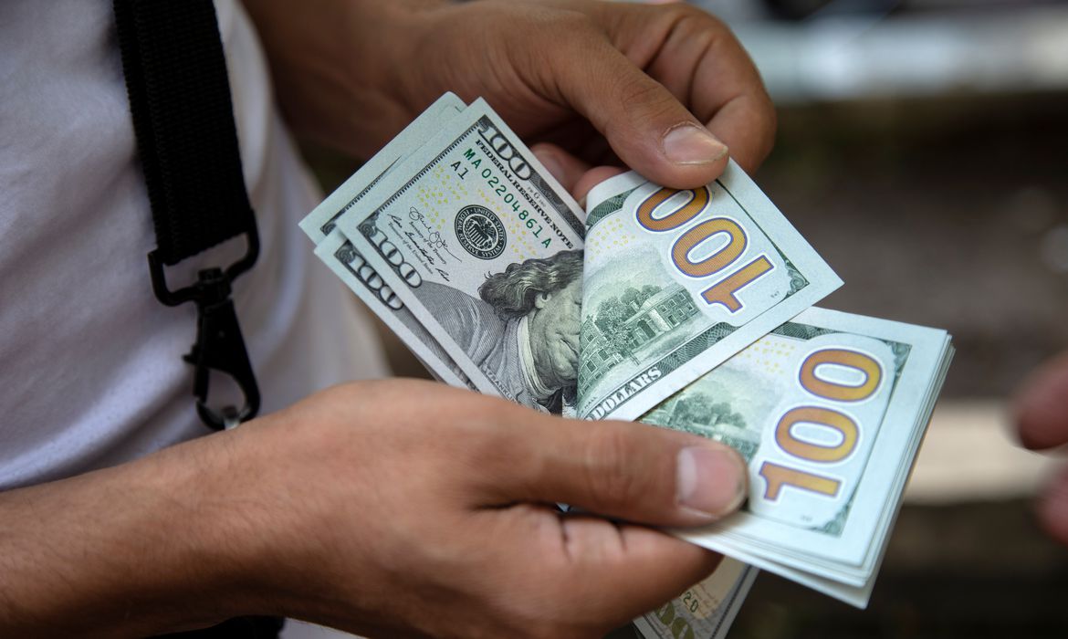 Dólar sobe para R$ 5,14, em meio a preocupações com China