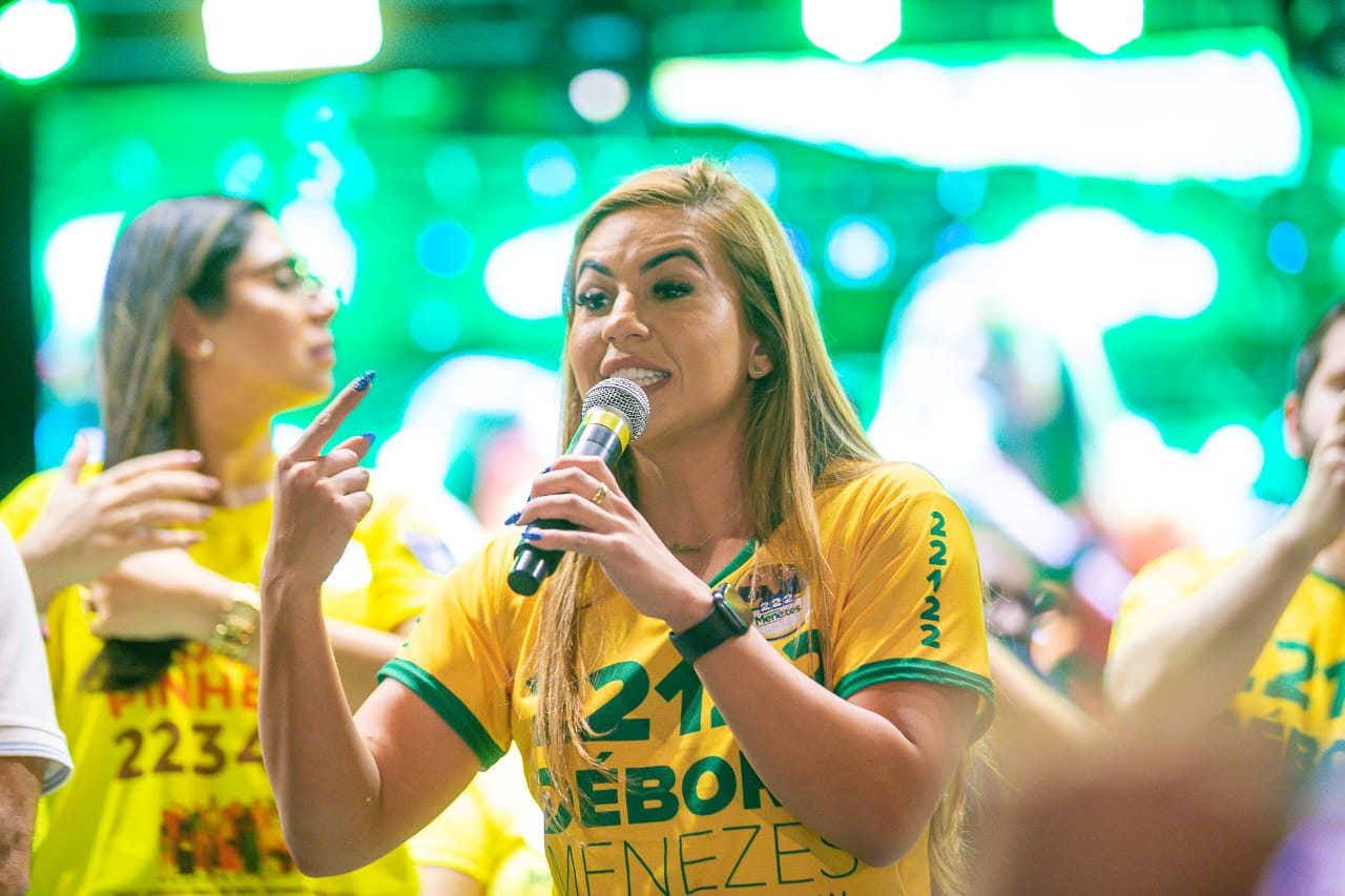 Débora Menezes lança candidatura a Deputada Estadual em evento com cerca de 5 mil pessoas