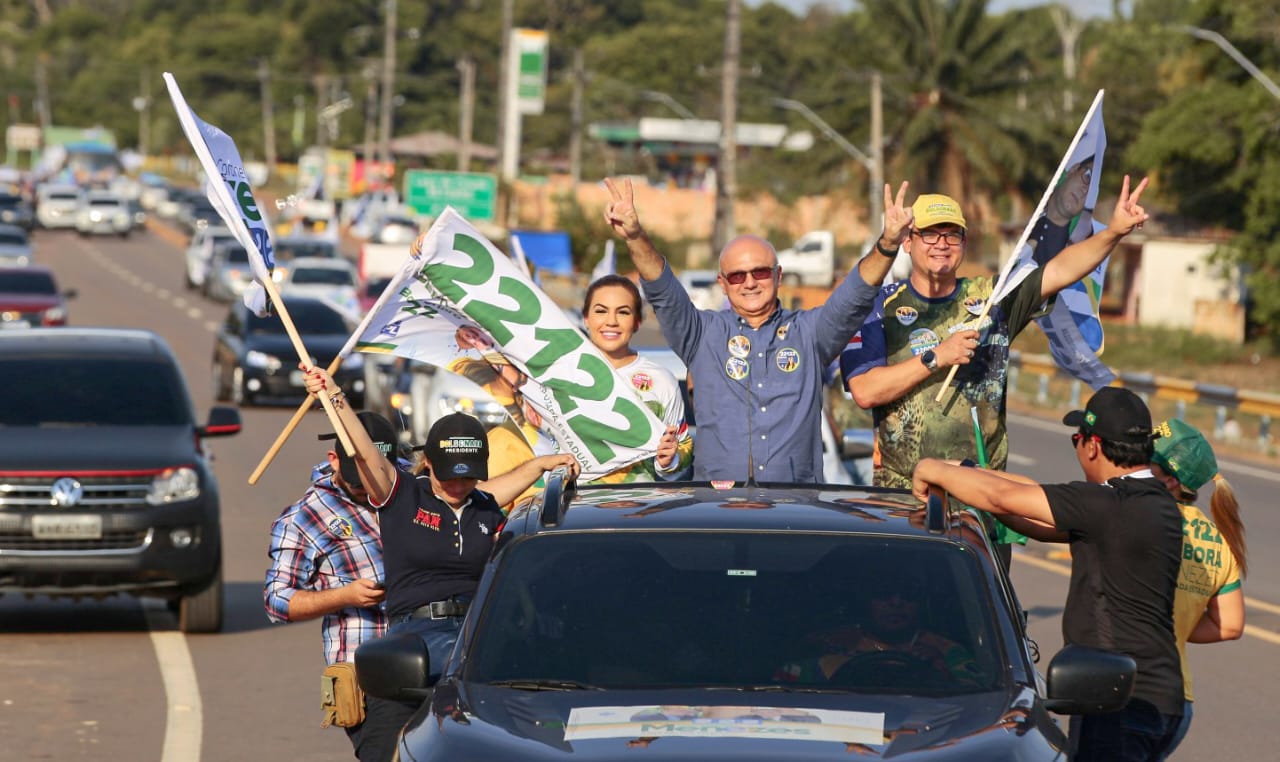 Coronel Menezes e comitiva “invadem” Manacapuru neste sábado