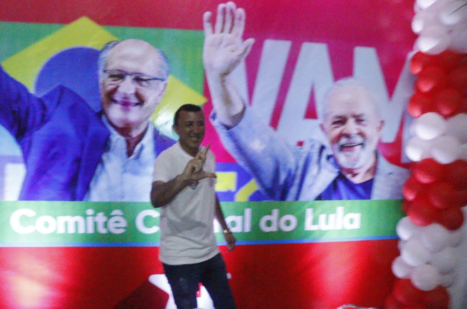 Sassá da Construção Civil, candidato a Deputado Federal, participou na noite de ontem,30, da inauguração do Comitê do Lula em Manaus.