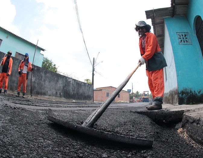 ‘Asfalta Manaus’ leva recapeamento de qualidade para cerca de 1.500 vias em apenas 5 meses