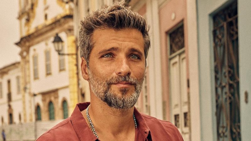 Bruno Gagliasso dispara: “Sou do candomblé e pedi licença para fazer ‘Santo'”