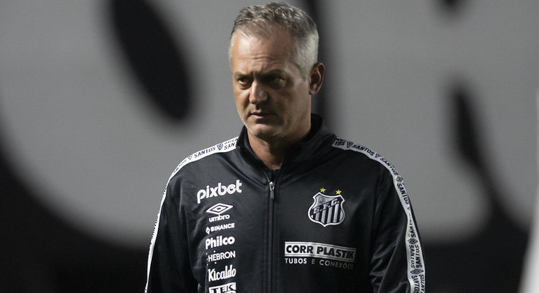 Um dia após saída do Santos, Lisca é anunciado como novo técnico do Avaí