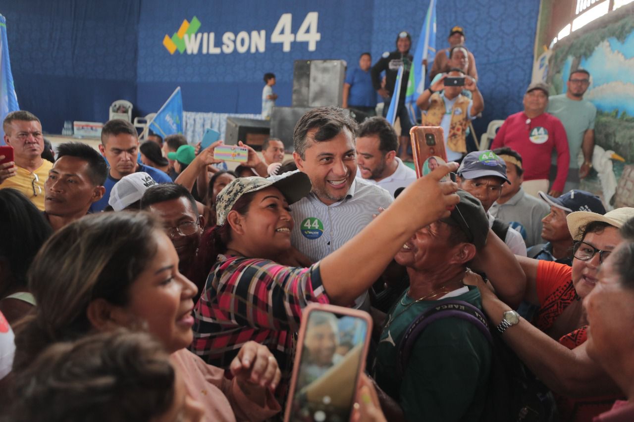 Em Santo Antônio do Içá, moradores agradecem Wilson por investimentos na educação