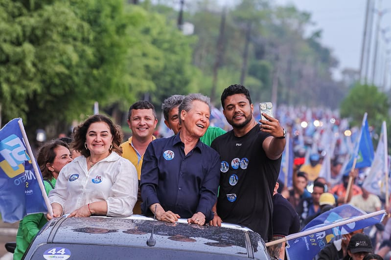 Em Coari, Arthur Neto diz que recepção calorosa do povo é ‘grito de independência’ e busca por ‘voz e vez em Brasília’