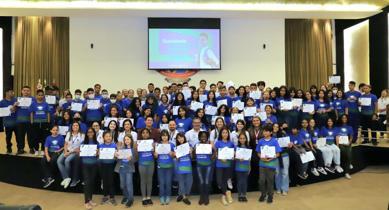 TCE-AM certifica 110 estudantes participantes do programa Ouvidoria Estudantil