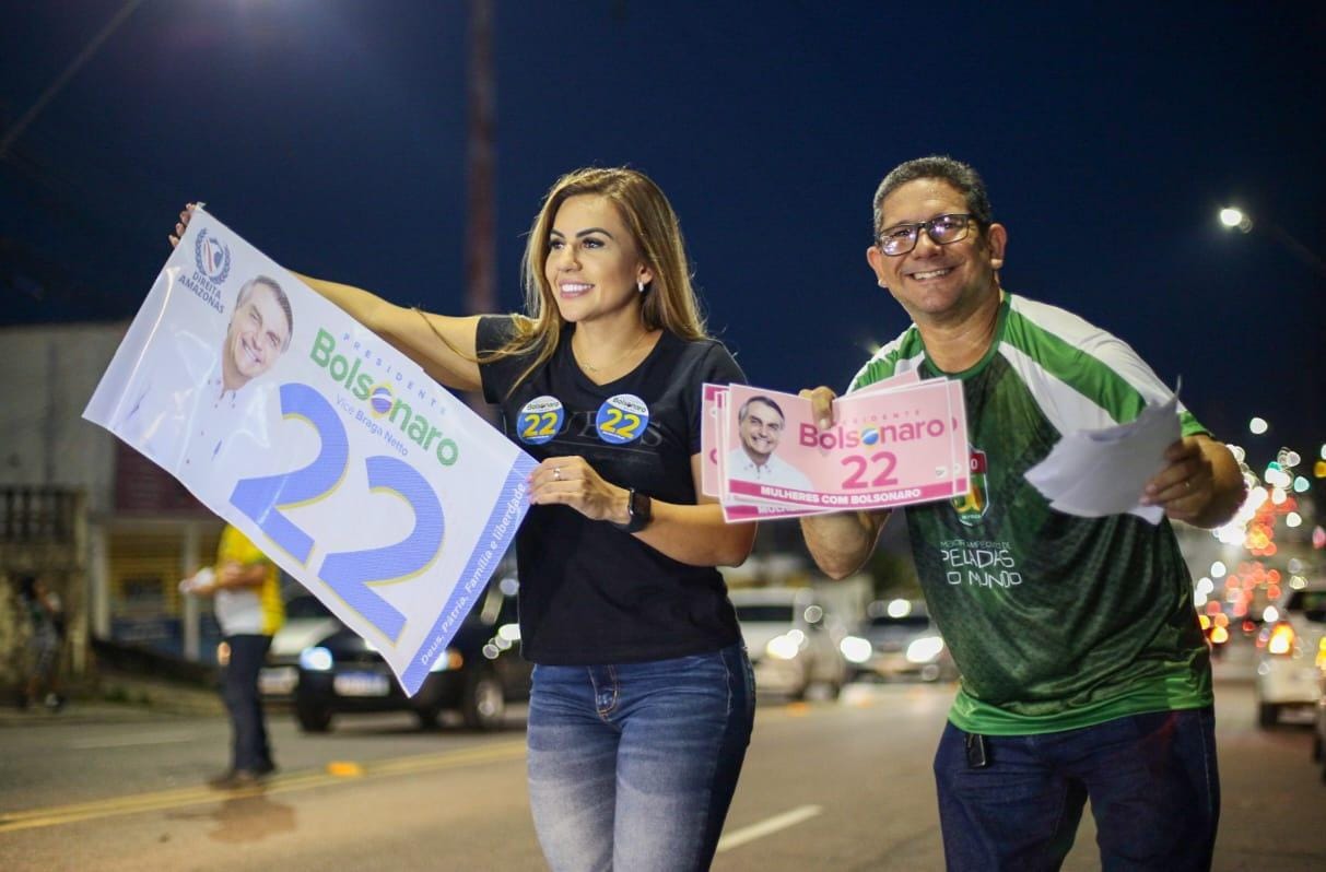 ‘Débora Menezes comanda ‘adesivaço’ na zona sul de Manaus nesta sexta-feira
