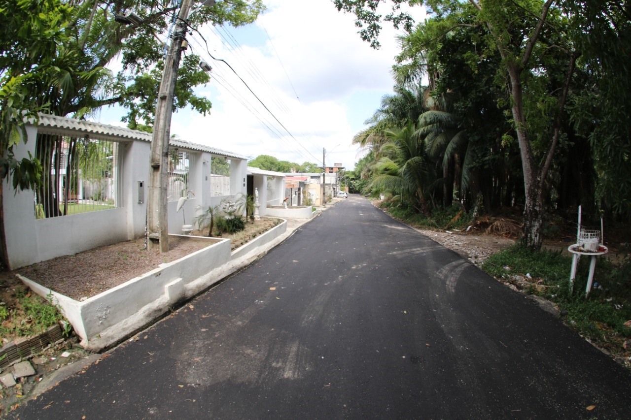 Programa ‘Asfalta Manaus’ da prefeitura contempla as ruas do bairro Flores