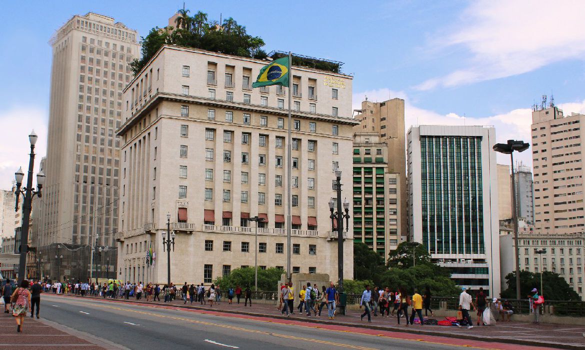 Prefeitura de São Paulo oferece 4,2 mil vagas de estágio