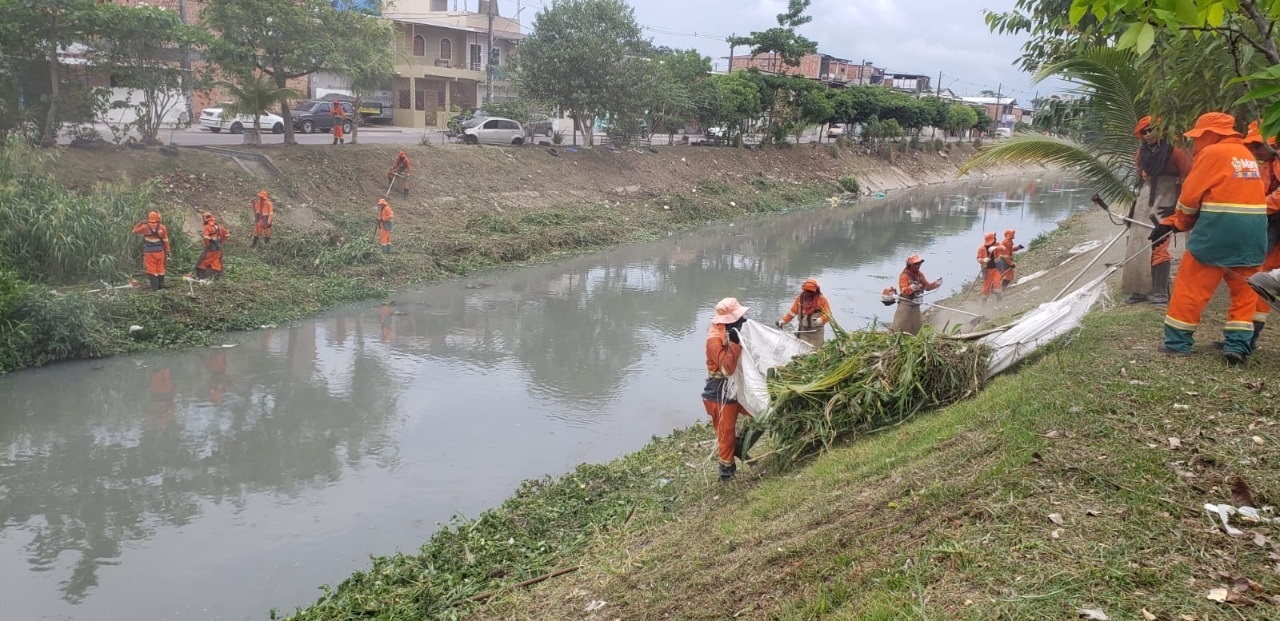 Prefeitura de Manaus deu início à mega-ação de limpeza na cidade
