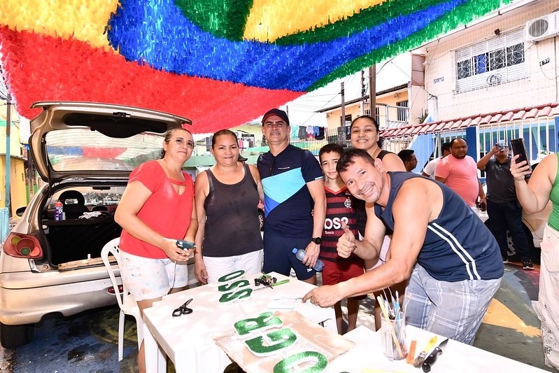 Prefeito David Almeida percorre ‘Ruas da Copa’ em Manaus