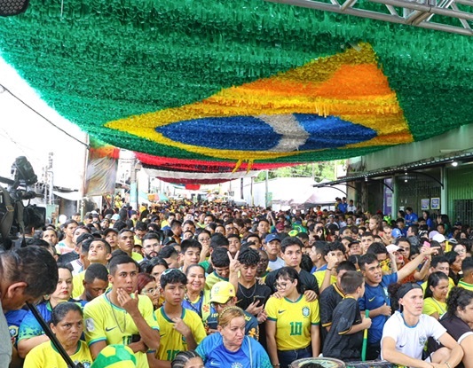 Morro da Liberdade transmite estreia do Brasil na Copa do Mundo para mais de 10 mil torcedores