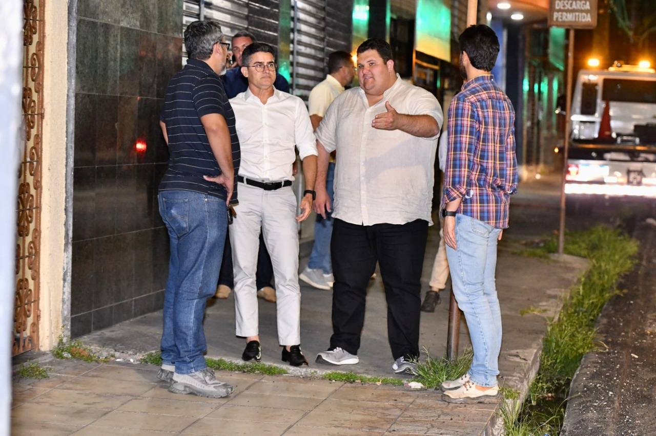 Prefeito David Almeida destaca celeridade nos serviços noturnos do programa ‘Asfalta Manaus 2’