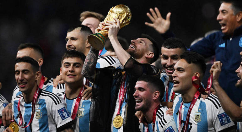 Argentina esfria polêmica com Mbappé, mas mostra que sul-americano pode vencer europeu