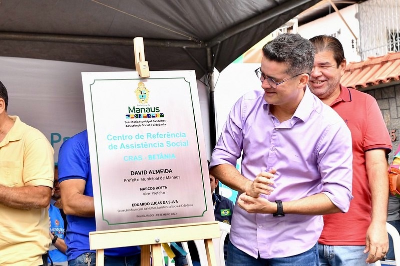 Prefeito David Almeida entrega Cras totalmente revitalizado no bairro Betânia
