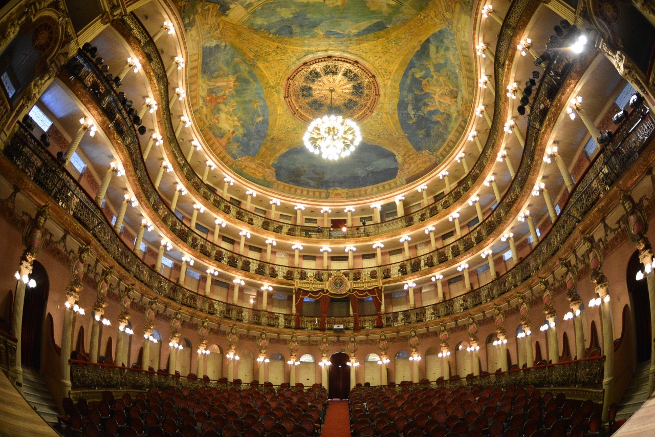 O majestoso Teatro Amazonas completa 126 anos, neste sábado