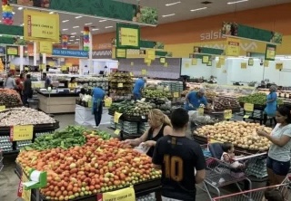 Supermercados de Manaus estendem horários para compras de fim de ano