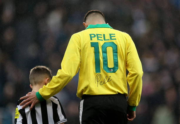 Adeus, Pelé: jogos na Espanha e Inglaterra têm homenagens ao Rei