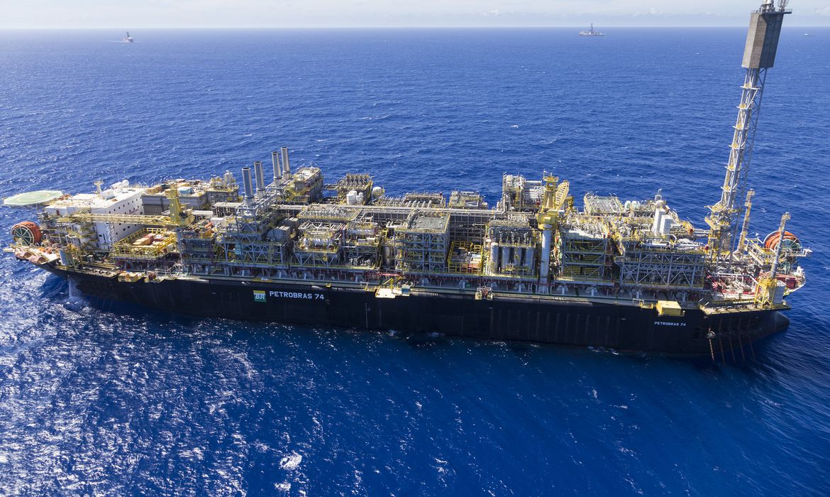 Comercialização de petróleo arrecadará R$ 210 milhões para o Tesouro