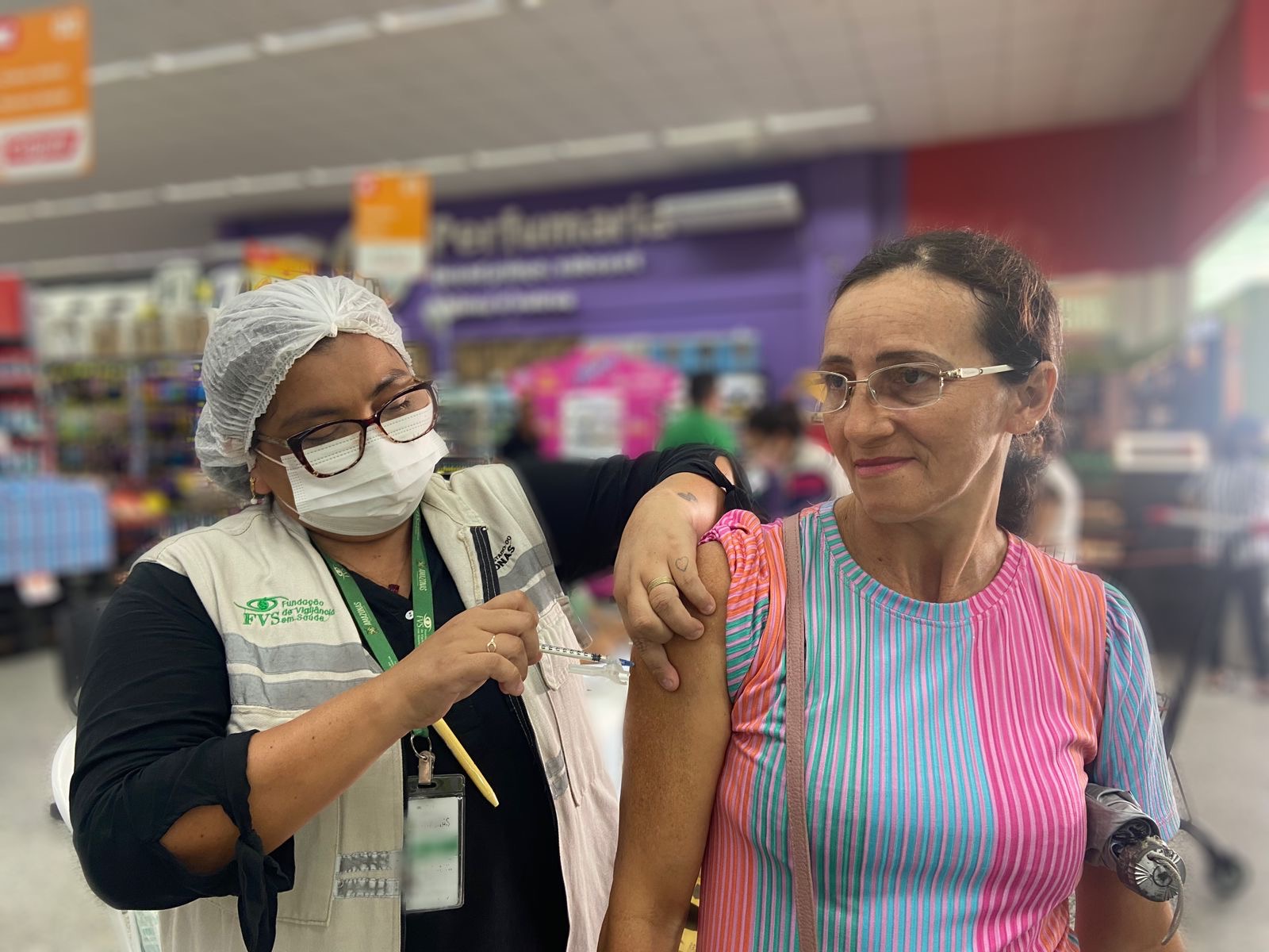 Mais de 1,3 mil pessoas se vacinaram contra a Covid-19 durante a campanha Vacine Já em supermercados, nesta sexta-feira