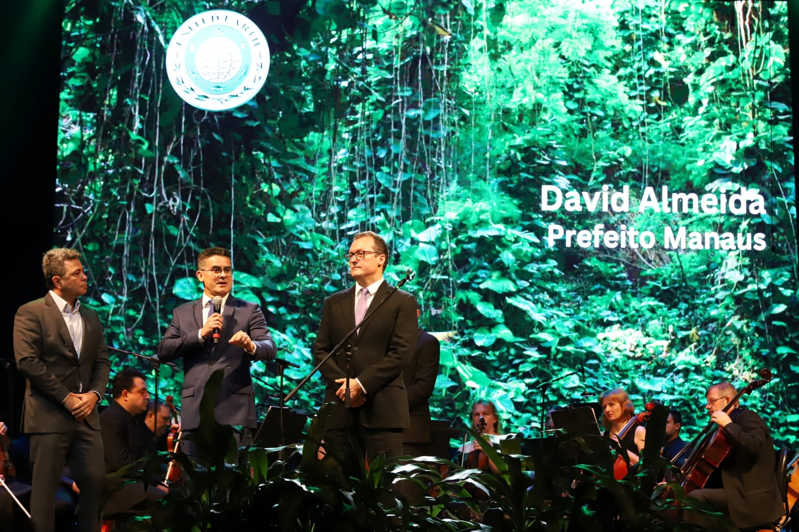 Prefeito destaca protagonismo de Manaus na preservação ambiental durante cerimônia do Prêmio Nobel Verde
