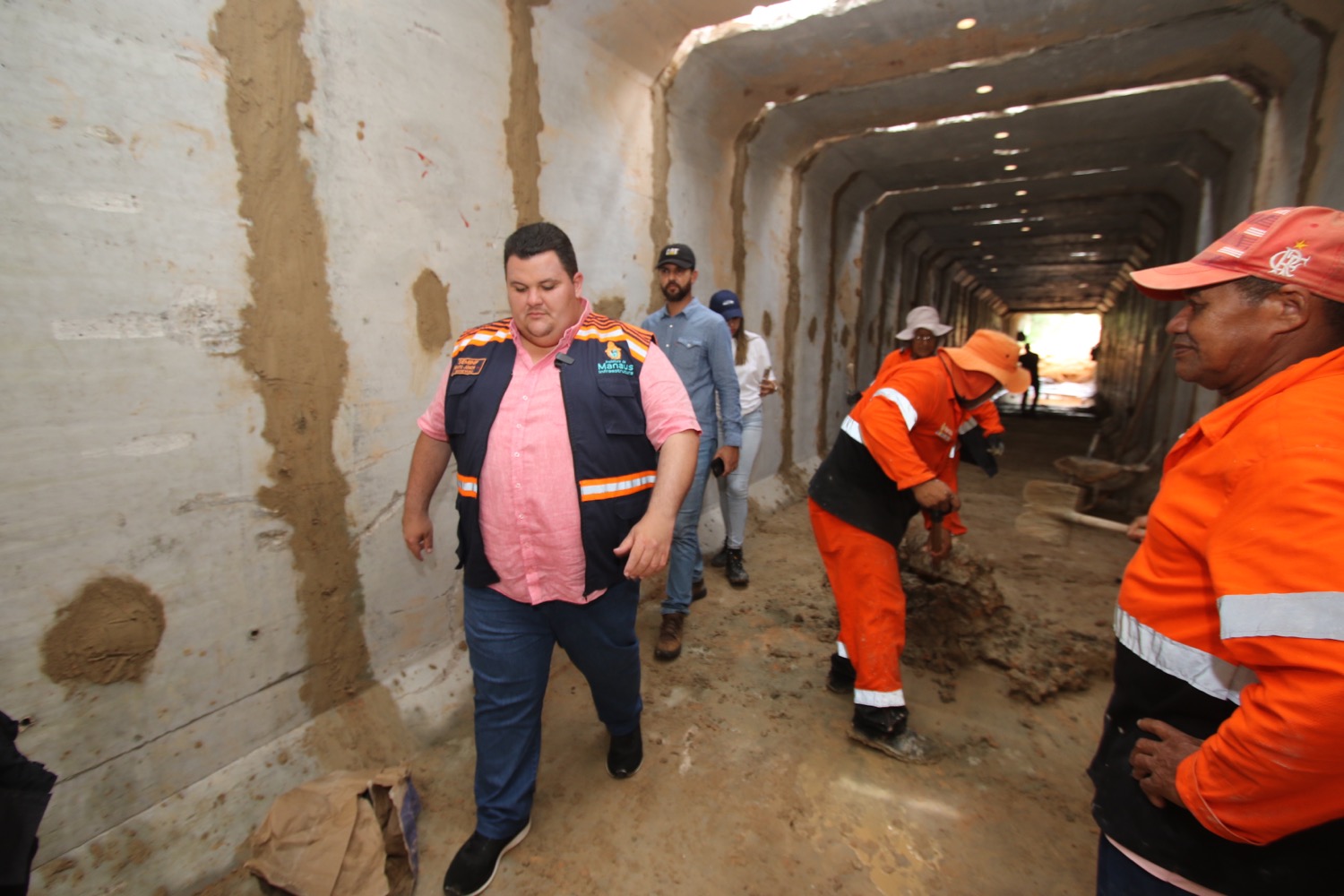 Em 72 horas de obra, Prefeitura de Manaus implanta segunda linha de tubulação na Djalma Batista