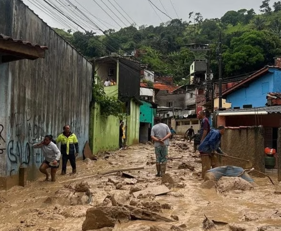 Lula viaja a São Paulo para visitar áreas afetadas por fortes chuvas no Litoral Norte