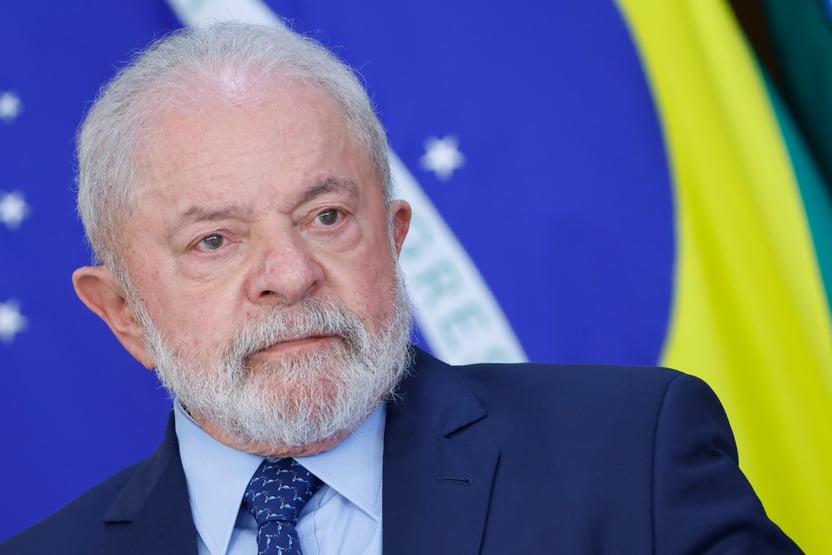 Lula adia viagem à China por causa de pneumonia
