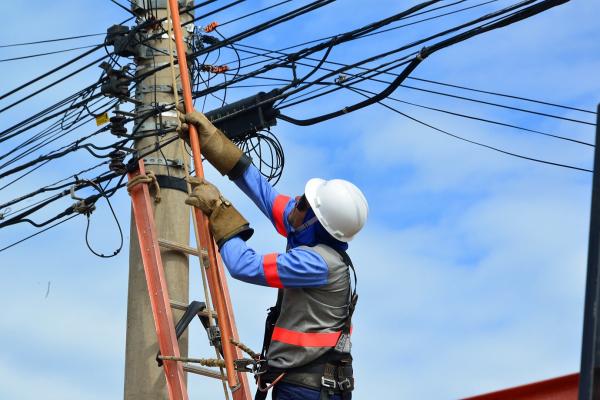 Veja quais bairros e ramais ficarão sem energia nesta terça-feira em Manaus