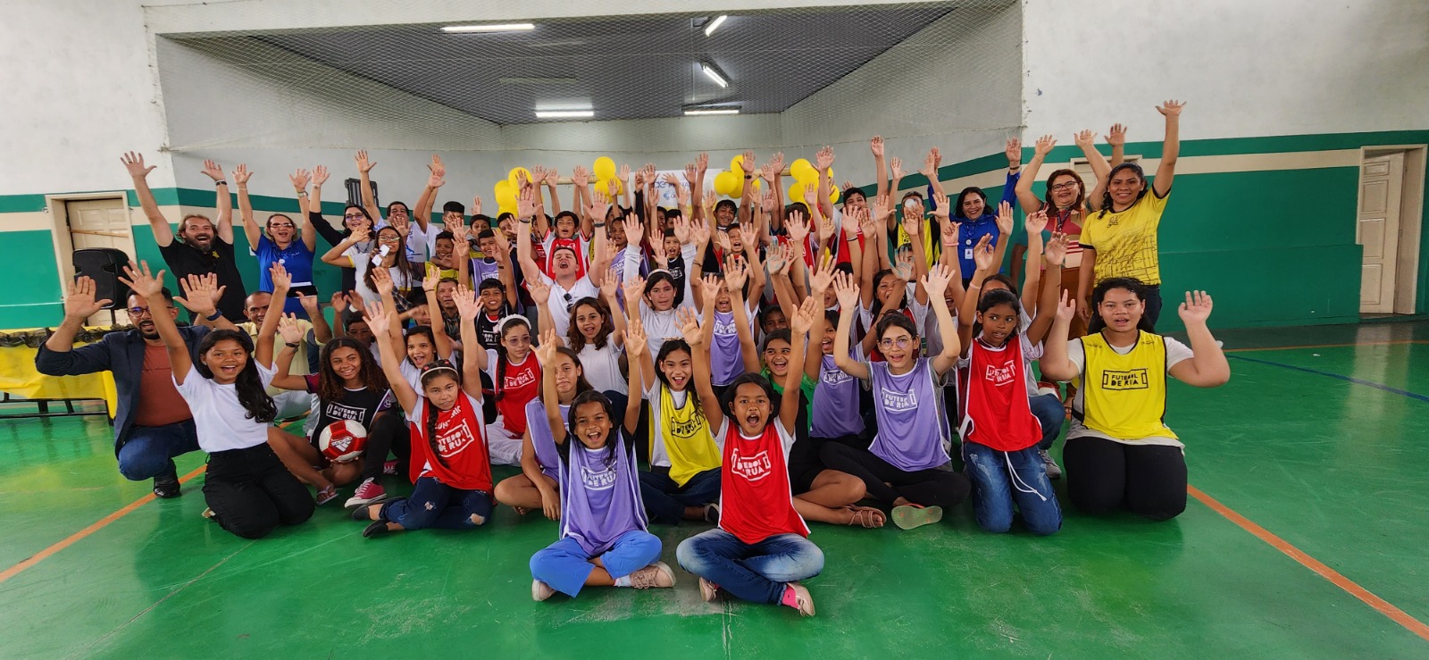 É Gol: Projeto socioeducativo da Águas de Manaus contempla estudantes da rede municipal com aulas gratuitas de futebol
