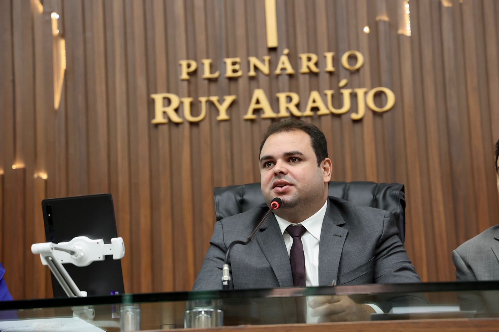 Roberto Cidade propõe PL que obriga condutor embriagado a arcar com despesas de patrimônio público em caso de acidente