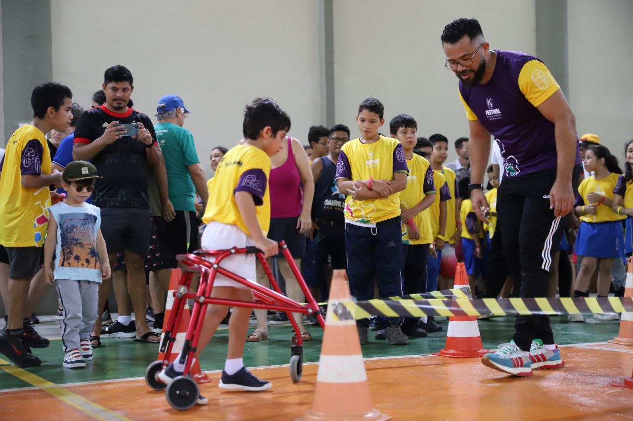 Festival Paralímpico reúne mais de 300 crianças, jovens e adultos em atividades esportivas