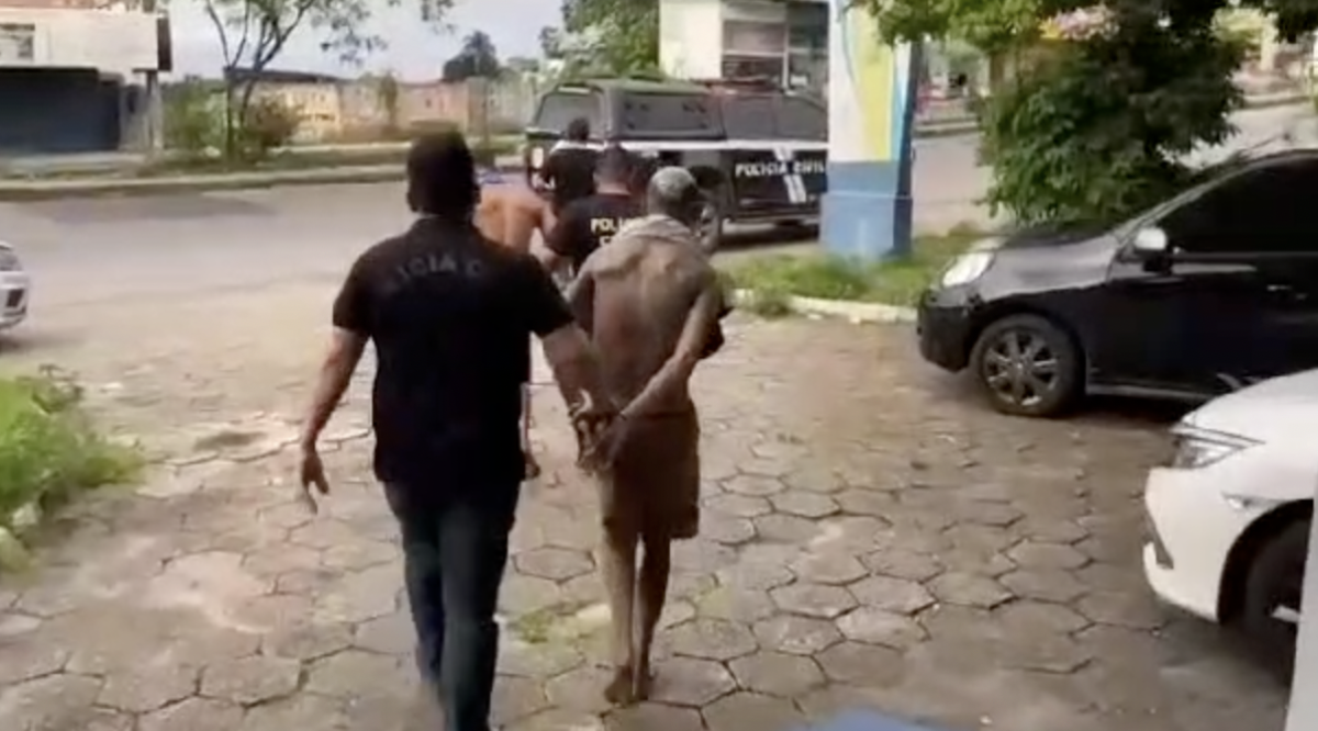 Vulgo ‘Titela’ e ‘Bustela’ são presos após roubarem carro e fazerem família de refém em Manaus; veja vídeo