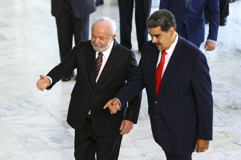 Lula se reune com Maduro antes de receber presidentes da América do Sul