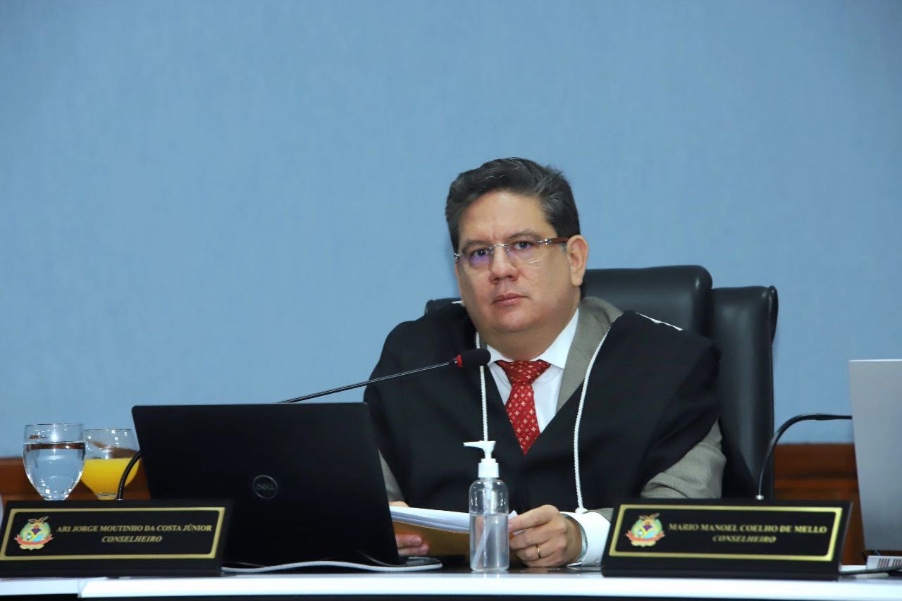 Conselheiro do TCE-AM suspende pregão da Semad para serviços de instalação de ar-condicionados