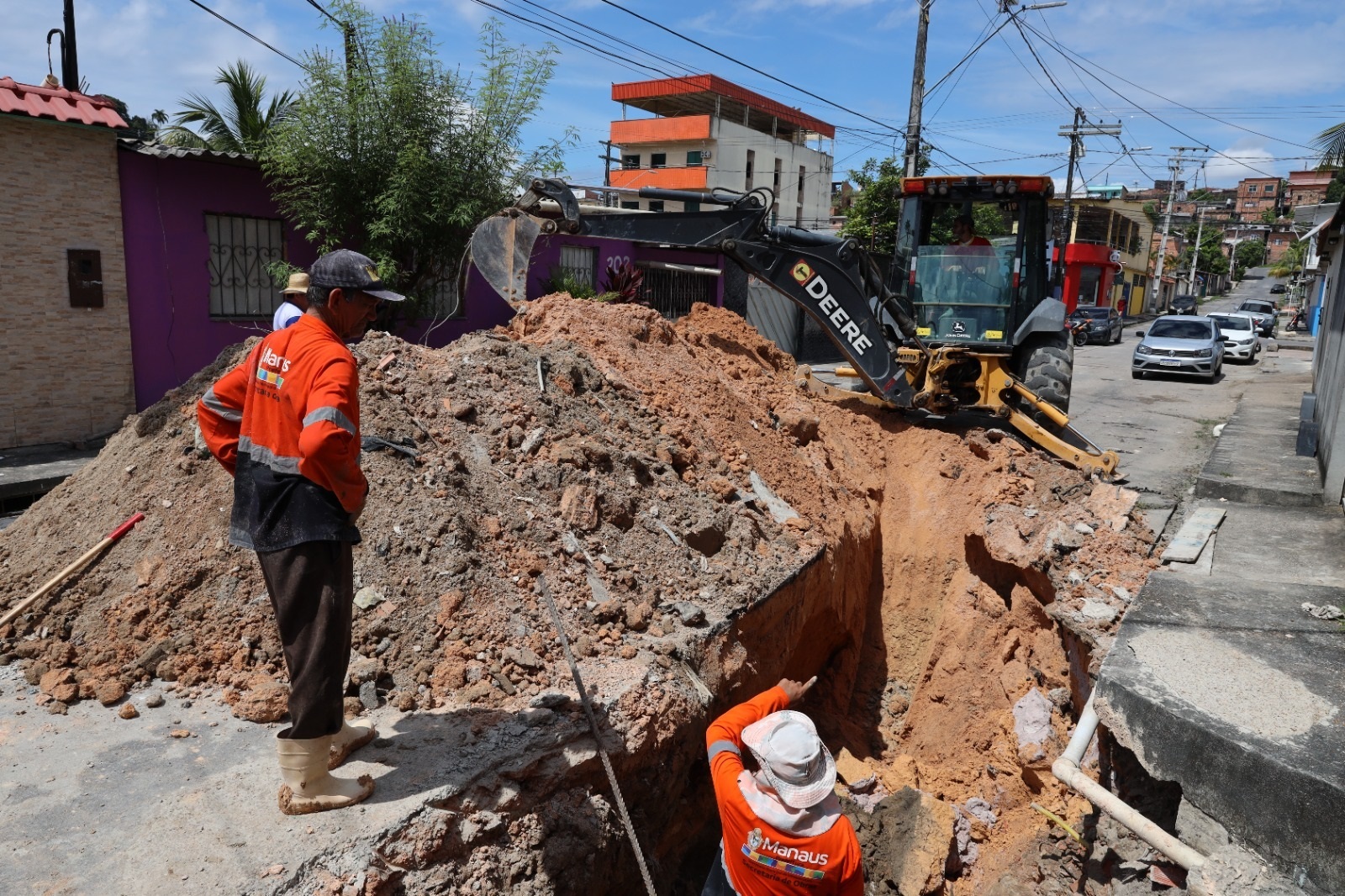 Prefeitura de Manaus implanta sistema de rede de drenagem no conjunto Riacho Doce